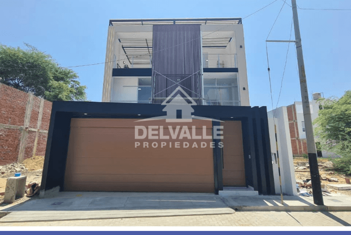 VENTA DE EXCLUSIVA CASA EN RESIDENCIAL ACACIAS  EN  MIRAFLORES COUNTRY CLUB PIURA